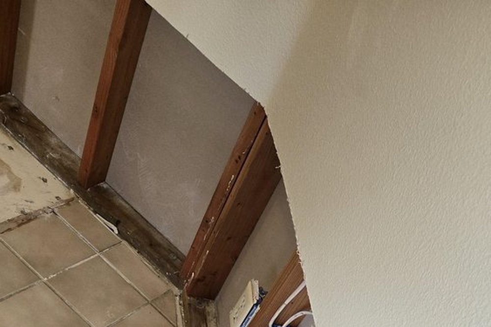 The First 24 Hours After Water Damage: What Happens Behind the Walls