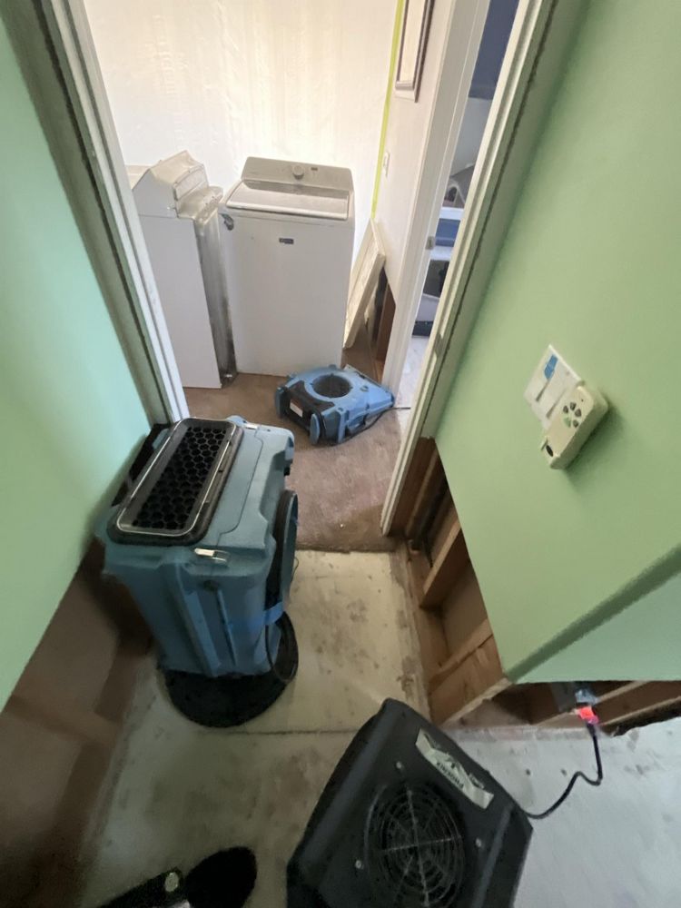 Toilet Overflow Water Damage Mitigation in Corona, CA (3)