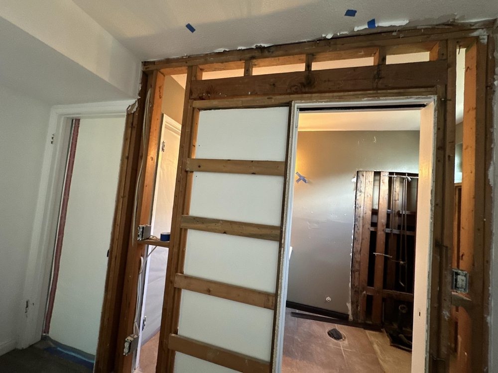 Water Leak Cleanup and Drying in Escondido, CA (3)