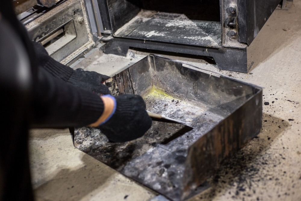 When Professional Smoke Damage Cleanup Is Needed After a House Fire